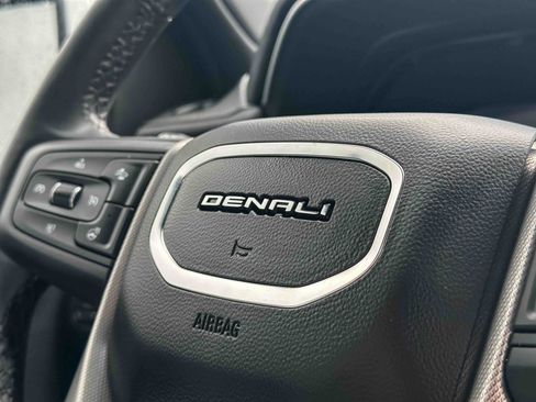 Used 2023 GMC Yukon Denali AWD/4WD image 32
