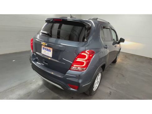 Used 2022 Chevrolet Trax LT w/ LT Convenience Package FWD image 8