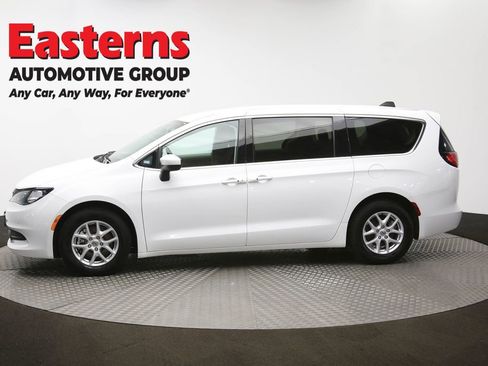 Used 2023 Chrysler Voyager LX image 59