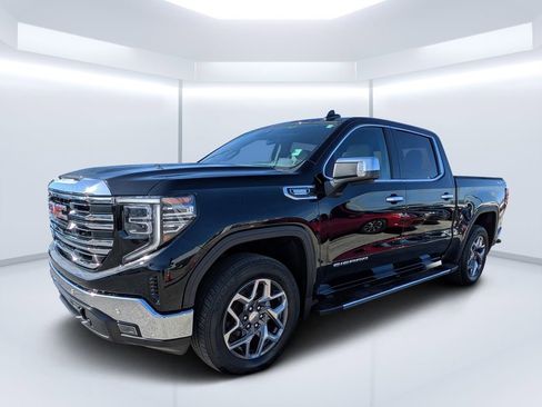 Used 2022 GMC Sierra 1500 SLT w/ SLT Premium Plus Package AWD/4WD image 7