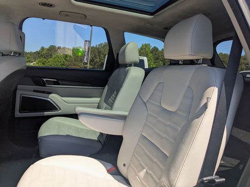 Used 2023 Kia Telluride SX Prestige AWD/4WD image 26