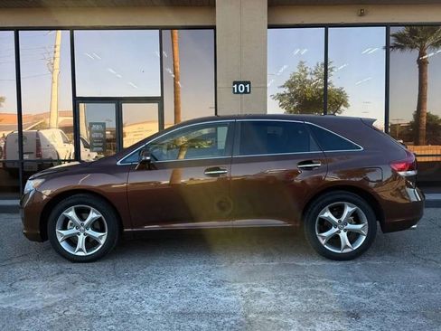 Used 2014 Toyota Venza XLE image 7