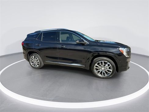 Used 2024 GMC Terrain Denali w/ Denali Premium Package image 9