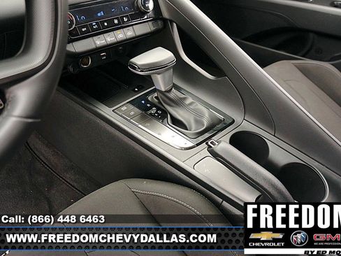 Used 2025 Hyundai Elantra Sport FWD image 27