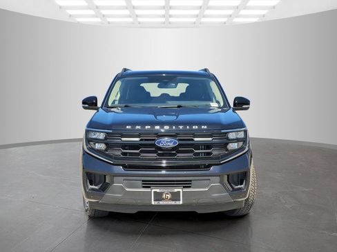 Used 2025 Ford Expedition Max Active AWD/4WD image 2