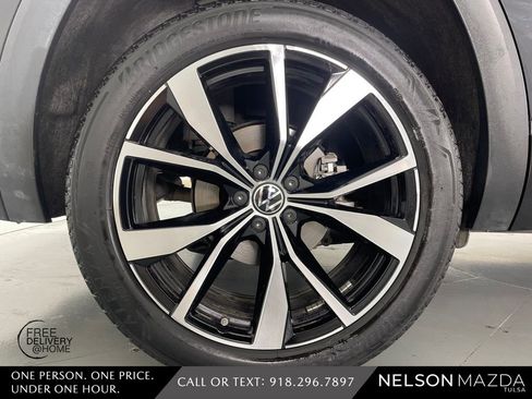Used 2024 Volkswagen Atlas SEL Premium R-Line image 15