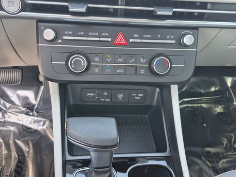 Certified 2026 Hyundai Tucson SE FWD image 25