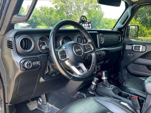 Used 2022 Jeep Gladiator Overland w/ Popular Equipment Package AWD/4WD image 13