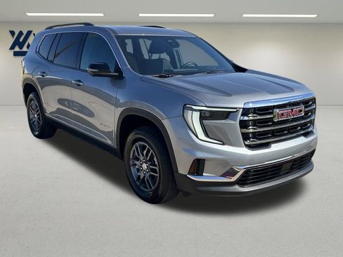 Used 2025 GMC Acadia Elevation image 8