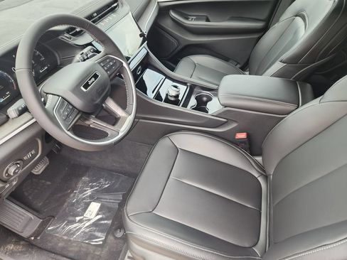 New 2026 Jeep Grand Cherokee Limited RWD image 9