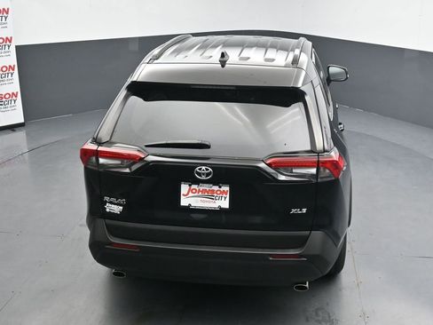 Used 2023 Toyota RAV4 XLE FWD image 33