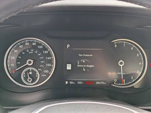 Used 2025 Genesis G70 2.5T RWD image 14