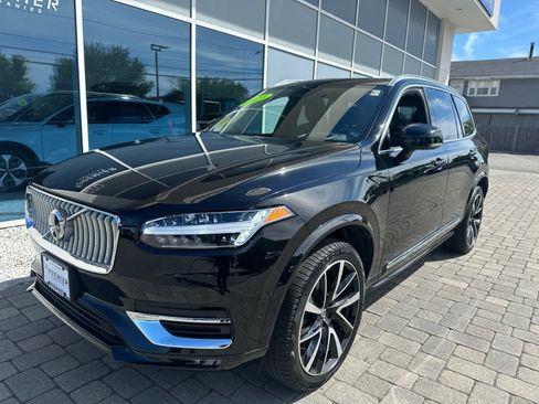 Used 2023 Volvo XC90 B5 Plus w/ Protection Package Premier AWD/4WD image 4