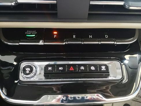 Used 2025 Lincoln Corsair AWD w/ Equipment Group 101A image 19
