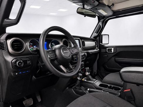 Used 2023 Jeep Wrangler Unlimited AWD/4WD image 15