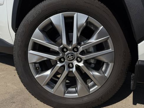 Used 2024 Toyota RAV4 Limited image 9