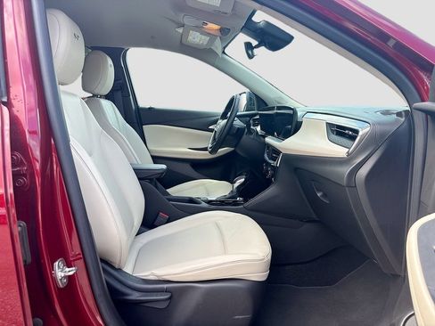 Used 2025 Buick Encore GX Sport Touring w/ Advanced Technology Package FWD image 23