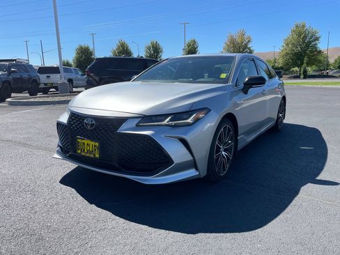 Used 2019 Toyota Avalon Touring w/ All Weather Liner Package FWD image 7