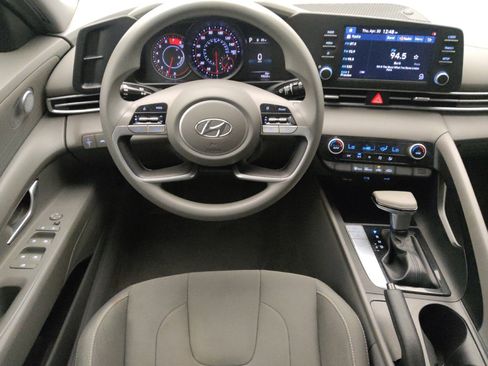 Used 2021 Hyundai Elantra SEL FWD image 22