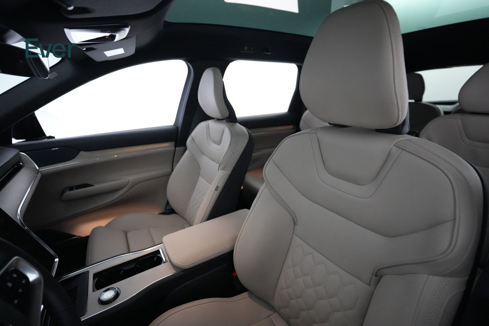 Used 2025 Volvo EX90 Ultra AWD/4WD image 4
