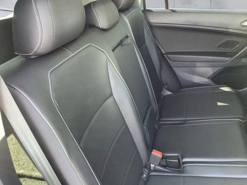 Used 2021 Volkswagen Tiguan SEL image 16