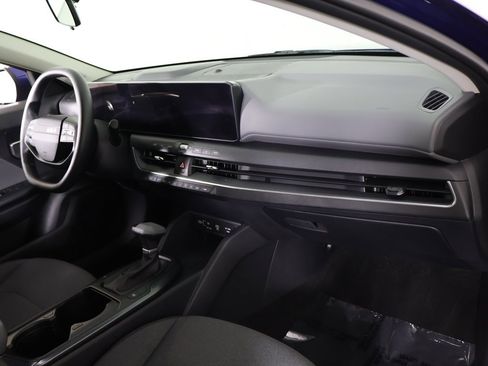 Used 2025 Kia K4 LXS image 25