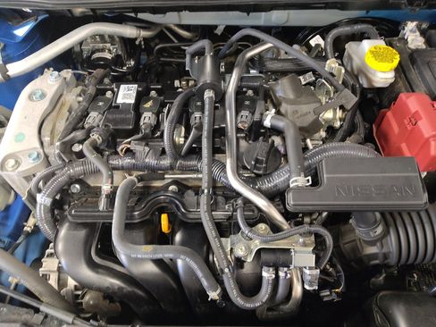 Used 2025 Nissan Sentra SV FWD image 30
