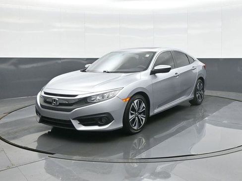 Used 2017 Honda Civic EX-T image 3