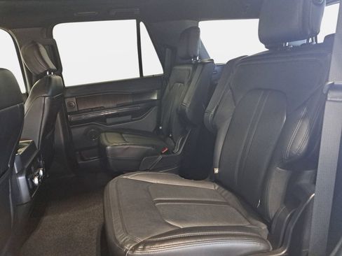 Used 2019 Ford Expedition Limited w/ Equipment Group 302A AWD/4WD image 15