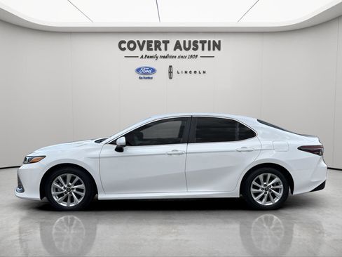 Used 2024 Toyota Camry LE image 2