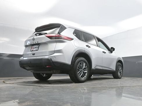 Used 2024 Nissan Rogue S FWD image 43