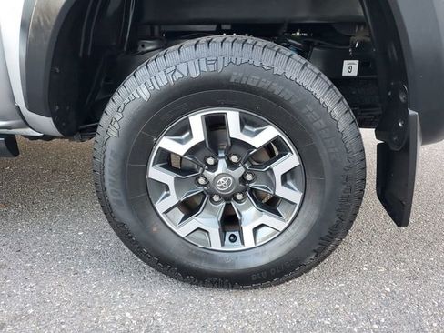Used 2021 Toyota Tacoma TRD Off-Road image 23