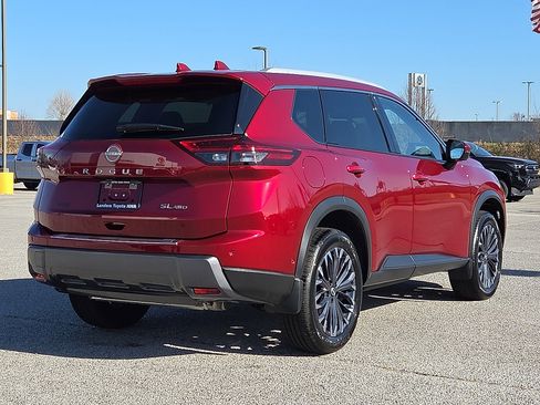 Used 2025 Nissan Rogue SL w/ Tech Package image 5