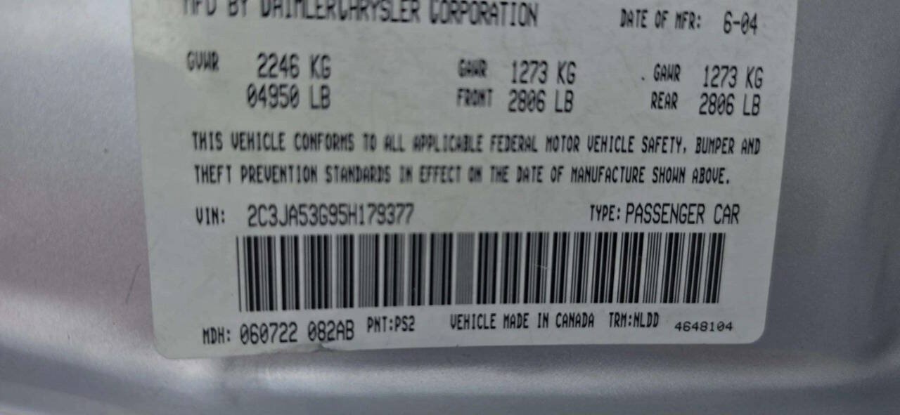 Used 2005 Chrysler 300 Touring RWD image 11