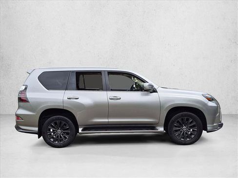 Used 2023 Lexus GX 460 Premium w/ Accessory Package AWD/4WD image 4