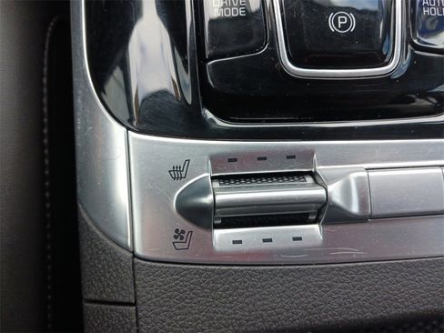 Used 2024 Kia Carnival SX image 24