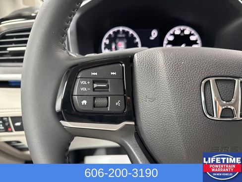 New 2026 Honda Odyssey Touring image 21