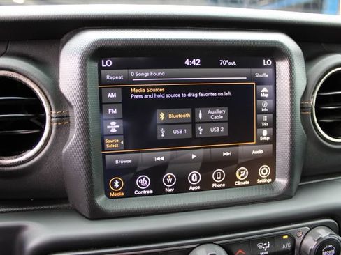 Used 2023 Jeep Wrangler Unlimited Sahara AWD/4WD image 22
