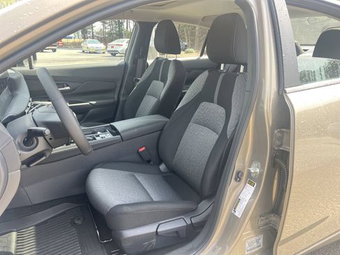 New 2026 Nissan Sentra SV w/ SV Convenience Package FWD image 17