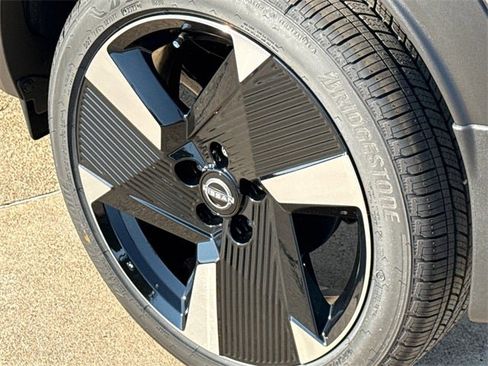 New 2026 Nissan Kicks SR image 12