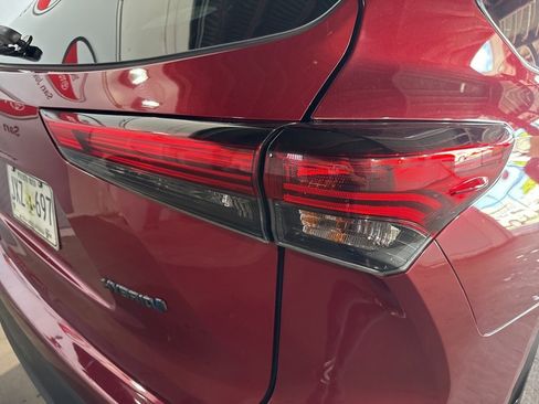 Used 2022 Toyota Highlander LE image 16