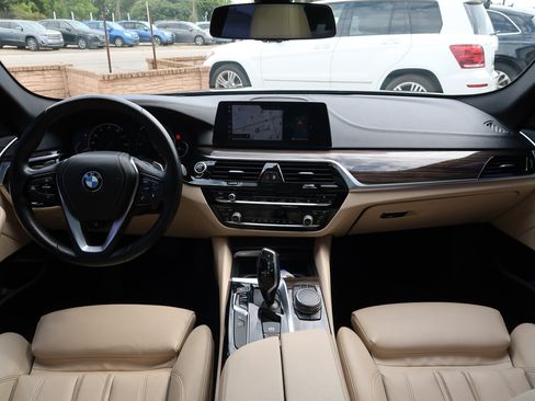 Used 2017 BMW 530i xDrive AWD/4WD image 11