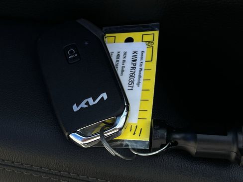 Used 2024 Kia Seltos EX FWD image 39
