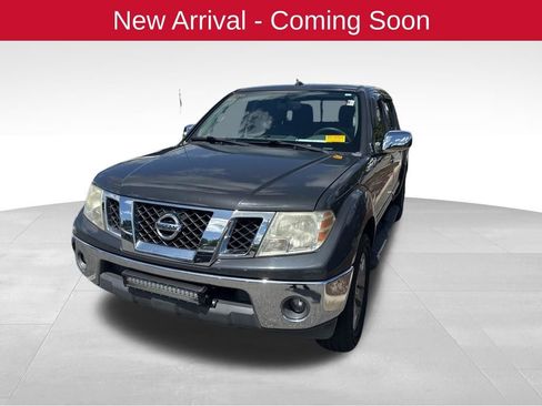 Used 2015 Nissan Frontier SL RWD image 1