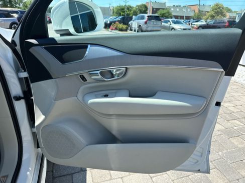 Used 2025 Volvo XC90 B5 Core w/ Protection Package Premier AWD/4WD image 37