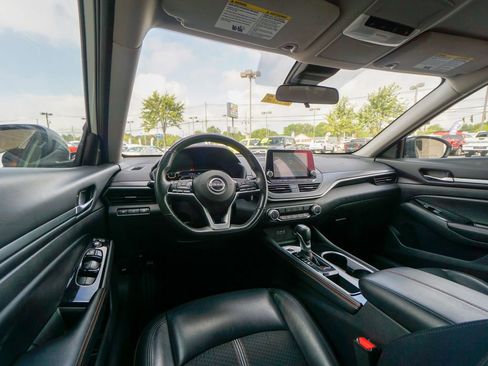 Used 2024 Nissan Altima 2.5 SR image 14