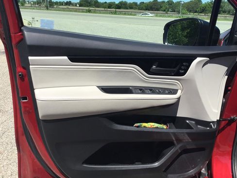 Used 2025 Honda Odyssey Touring image 13
