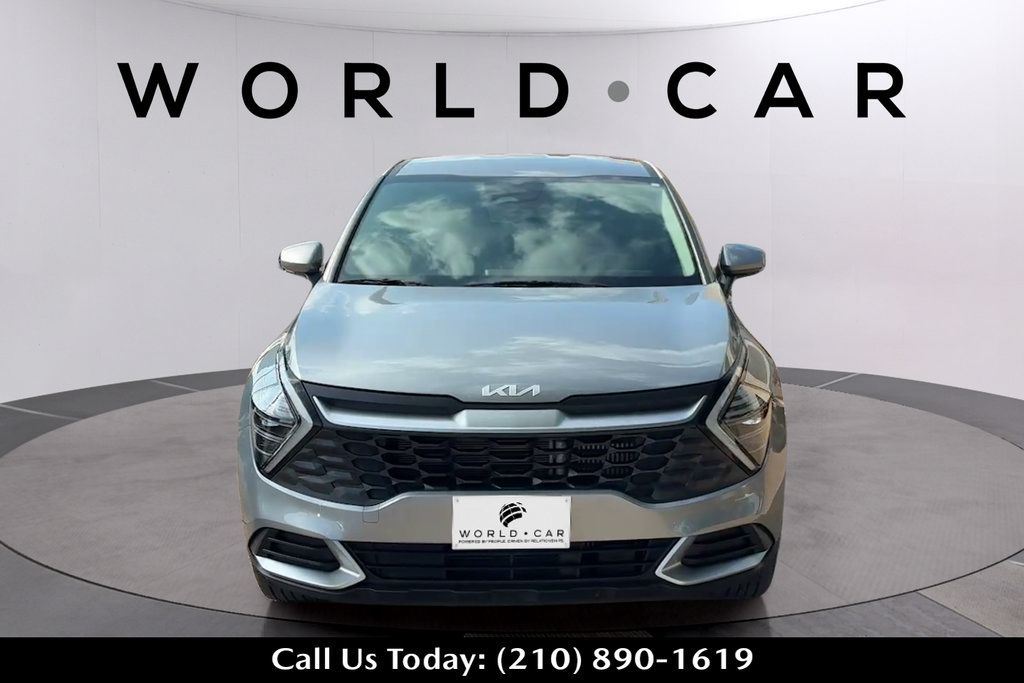 Used 2025 Kia Sportage LX FWD image 2