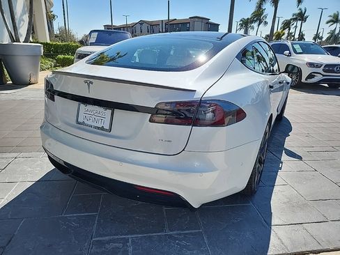 Used 2021 Tesla Model S Plaid image 9