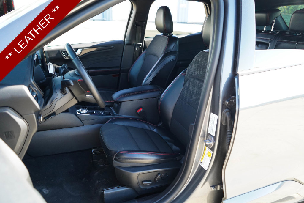 Used 2023 Ford Escape ST-Line w/ Tech Pack #1 AWD/4WD image 7